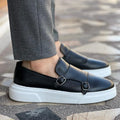Morris | Moderne leren loafers met gesp voor mannen in de kleur Zwart voor heren in Smart-casual stijl geschikt voor alle seizoenen.